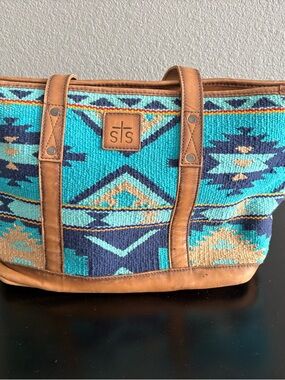STS ranchwear Blue Turquoise Aztec Tote Bag with Tan Leather Trim